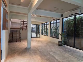 For rent 4 ベッドルーム office in Sathon, Bangkok