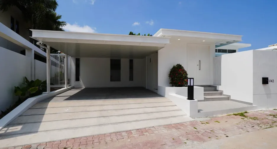 For sale and for rent 4 bedrooms villa in Bang Lamung, Chonburi