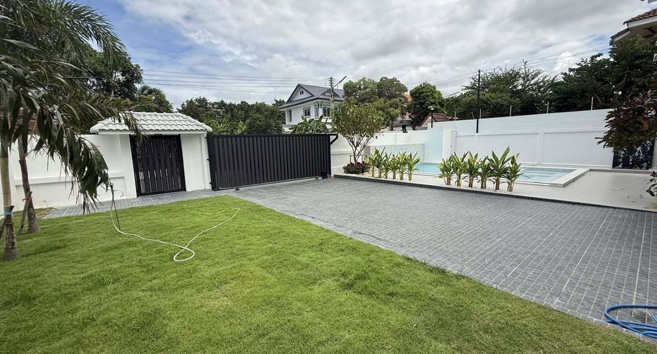 For sale 5 bedrooms villa in Bang Lamung, Chonburi