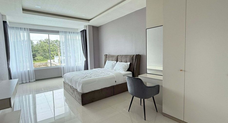 For sale 5 bedrooms villa in Bang Lamung, Chonburi
