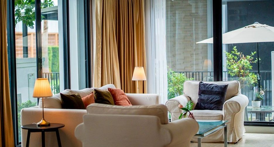 Haus zur Miete mit 5 Zimmer in Bang Bon, Bangkok