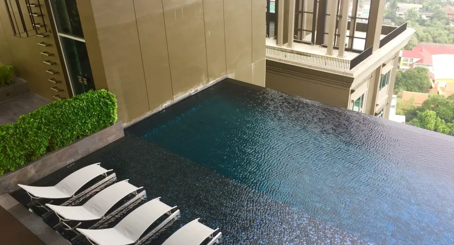 For sale 1 bed condo in Khlong Toei, Bangkok