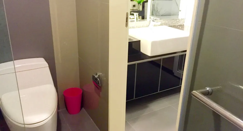 For sale 1 bed condo in Khlong Toei, Bangkok