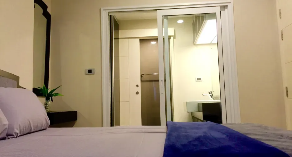 For sale 1 bed condo in Khlong Toei, Bangkok