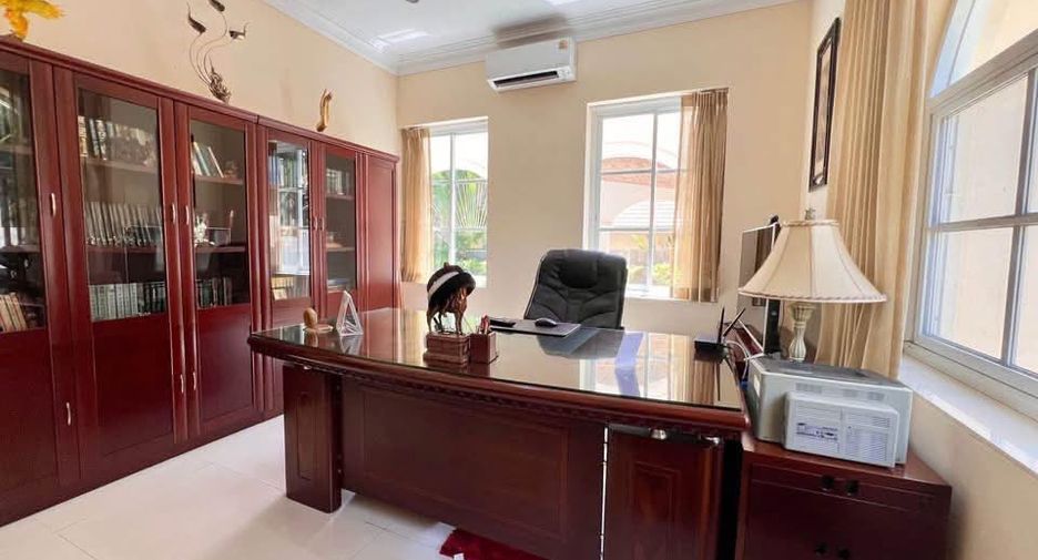 For sale 4 bedrooms villa in Bang Lamung, Chonburi