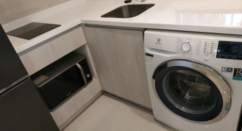 For rent and for sale 1 bed condo in Pathum Wan, Bangkok