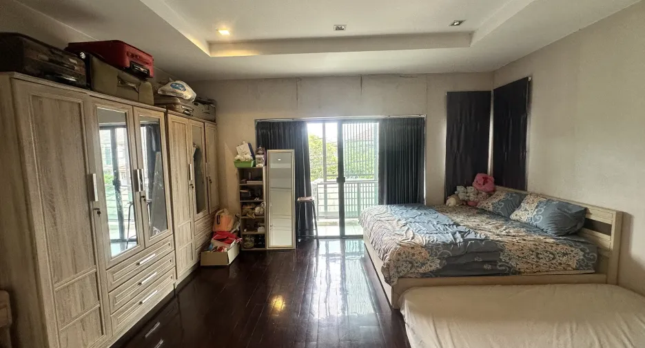 For sale 5 bedrooms house in Pak Kret, Nonthaburi