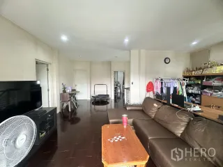 For sale 5 bedrooms house in Pak Kret, Nonthaburi