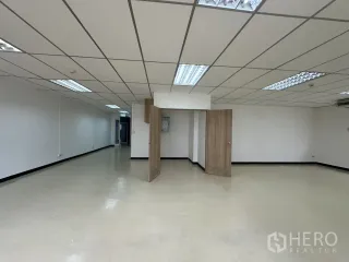 For rent office in Pathum Wan, Bangkok