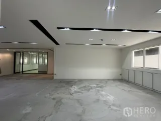For rent office in Pathum Wan, Bangkok