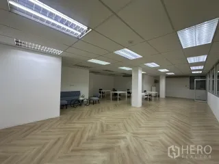For rent office in Pathum Wan, Bangkok