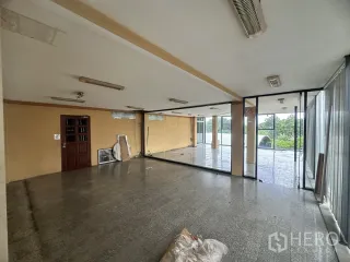 For sale warehouse in Bang Bua Thong, Nonthaburi
