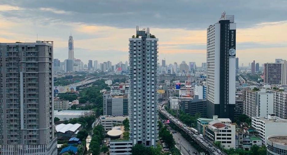 For rent 1 bed condo in Huai Khwang, Bangkok