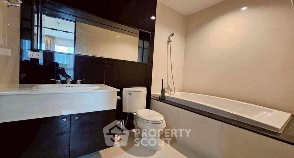 Wohnung zur Miete mit 3 Zimmer in Pathum Wan, Bangkok