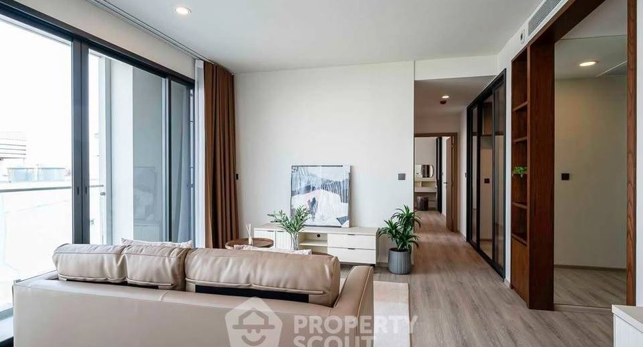For rent 2 bedrooms condo in Huai Khwang, Bangkok