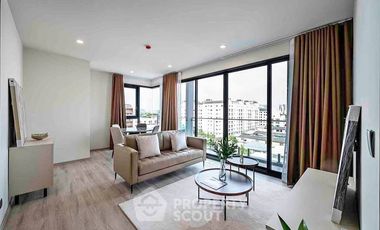 For rent 2 bedrooms condo in Huai Khwang, Bangkok