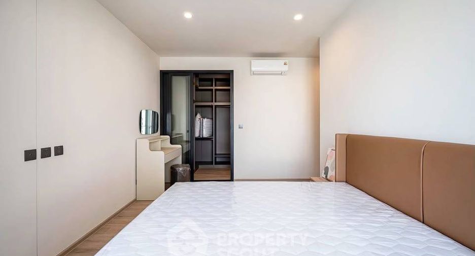 For rent 2 bedrooms condo in Huai Khwang, Bangkok