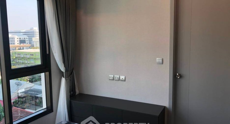 For rent 2 bedrooms condo in Phra Khanong, Bangkok