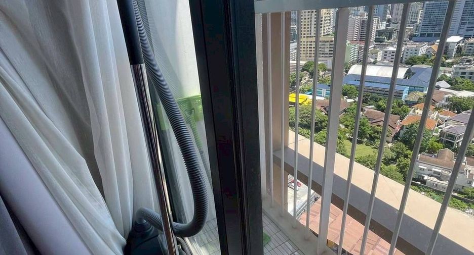 Condo en alquiler de 1 habitaciones en Khlong Toei, Bangkok