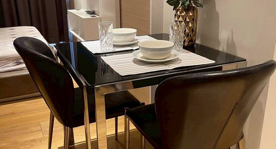 Condo en alquiler de 1 habitaciones en Khlong Toei, Bangkok
