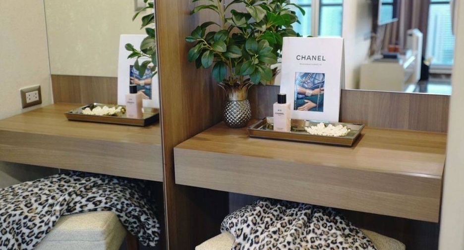 For sale 2 ベッドルーム condo in Sathon, Bangkok