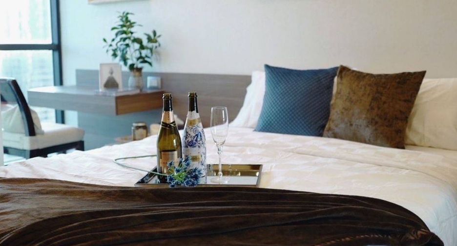 For sale 2 ベッドルーム condo in Sathon, Bangkok