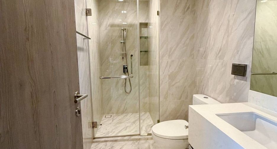 Condo en venta de 2 habitaciones en Khlong Toei, Bangkok