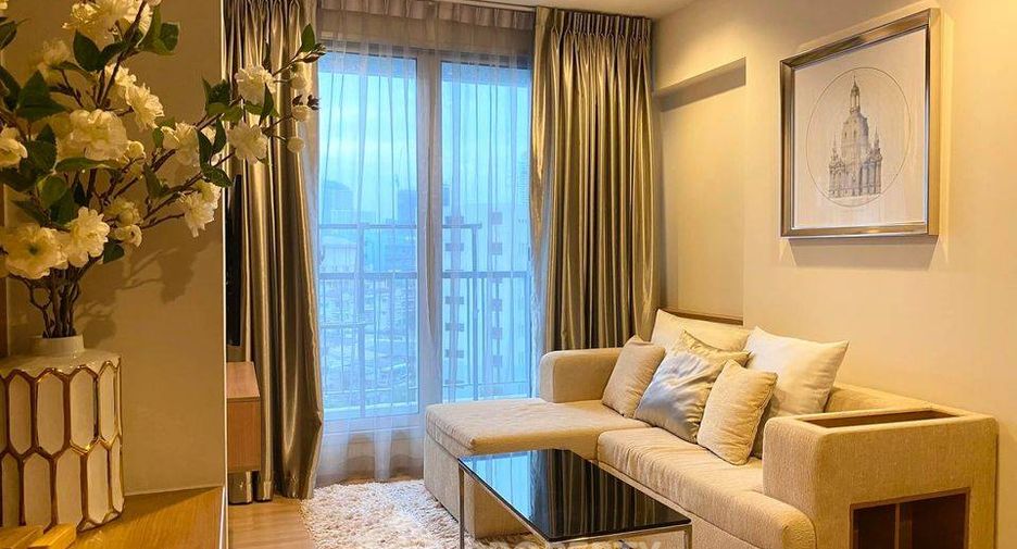 À vendre 1 chambre condo à Sathon, Bangkok