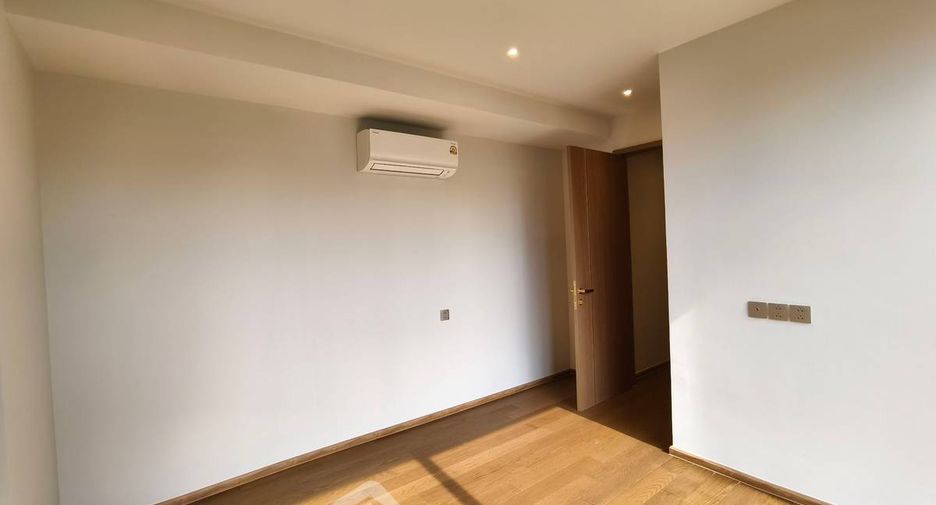For sale 1 bed condo in Khlong Toei, Bangkok