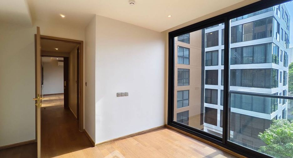 For sale 1 bed condo in Khlong Toei, Bangkok