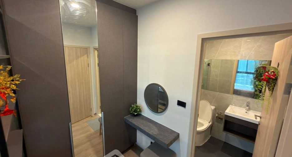 For sale 2 bedrooms condo in Huai Khwang, Bangkok