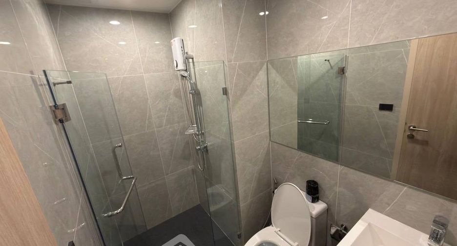 For sale 2 bedrooms condo in Huai Khwang, Bangkok