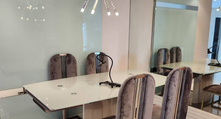 For rent そして for sale 2 ベッドルーム condo in Huai Khwang, Bangkok