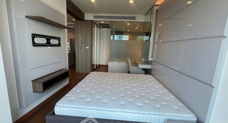For sale 1 Beds condo in Sathon, Bangkok