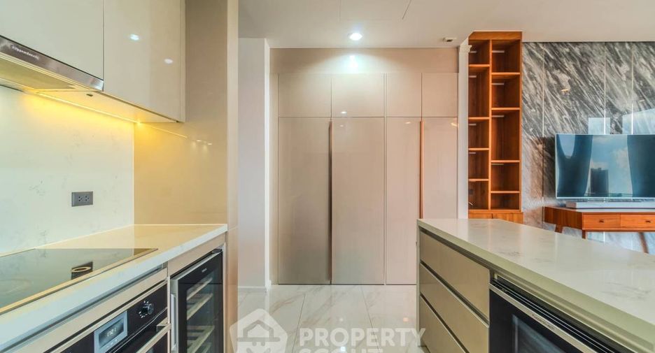 For sale 2 bedrooms condo in Khlong Toei, Bangkok