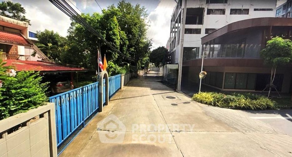 Wohnung zur Miete und zum Kauf mit 1 Zimmer in Watthana, Bangkok