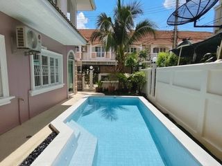Villa en alquiler y en venta de 3 habitaciones en Bang Lamung, Chonburi