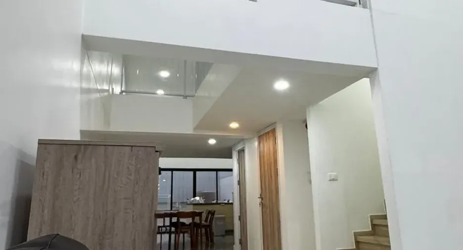 For sale and for rent 4 bedrooms townhouse in Saphan Sung, Bangkok