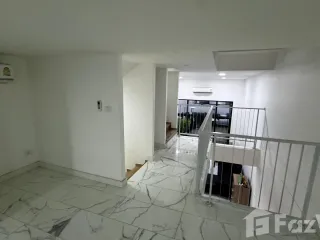 For sale and for rent 4 bedrooms townhouse in Saphan Sung, Bangkok