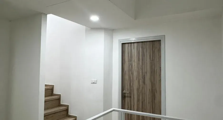 For sale and for rent 4 bedrooms townhouse in Saphan Sung, Bangkok