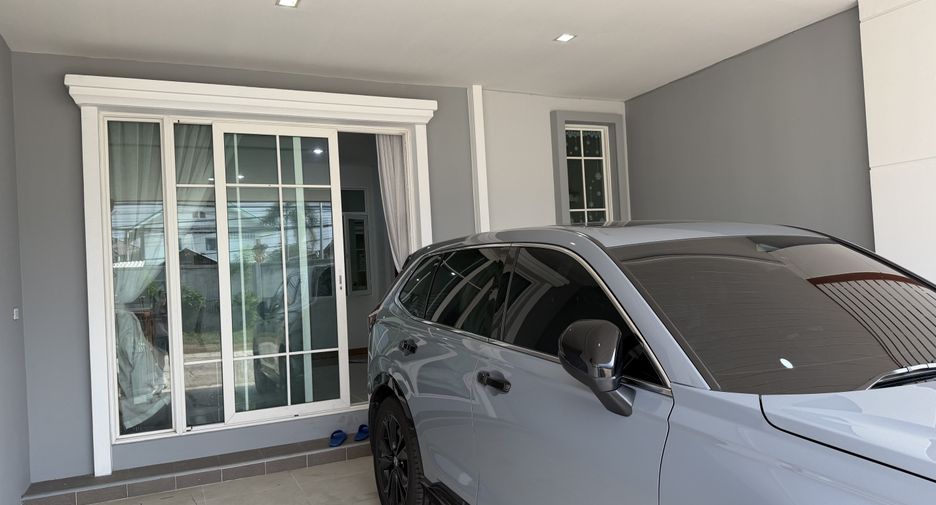 For rent 4 bedrooms townhouse in Phra Pradaeng, Samut Prakan
