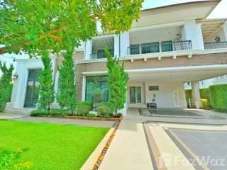 Casa en venta de 4 habitaciones en Taling Chan, Bangkok