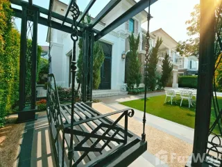 Casa en venta de 4 habitaciones en Taling Chan, Bangkok