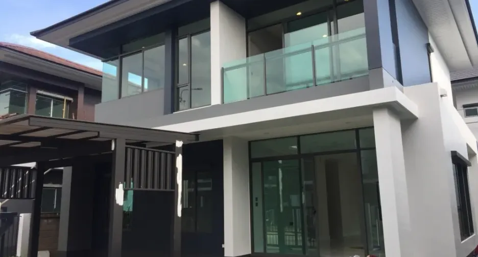 For rent 4 bedrooms house in Bang Kapi, Bangkok