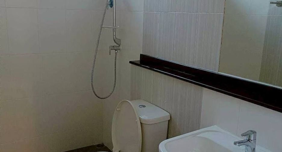 For rent 3 bedrooms townhouse in Min Buri, Bangkok