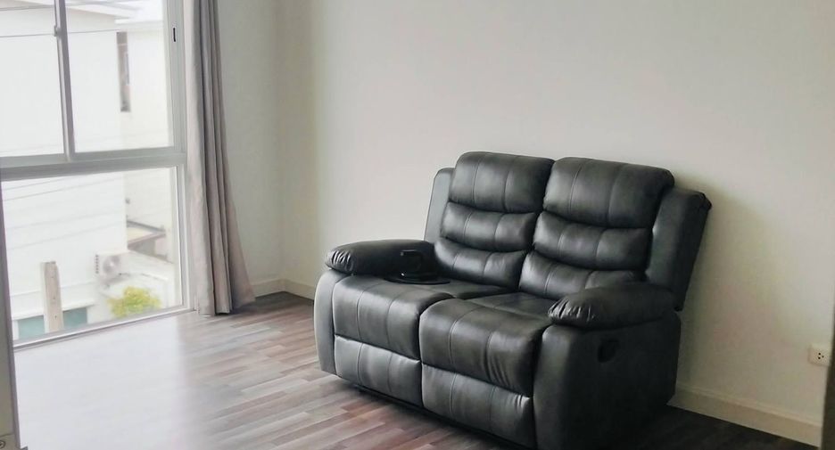 For rent 3 bedrooms townhouse in Min Buri, Bangkok