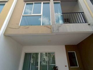 For rent 3 bedrooms townhouse in Min Buri, Bangkok