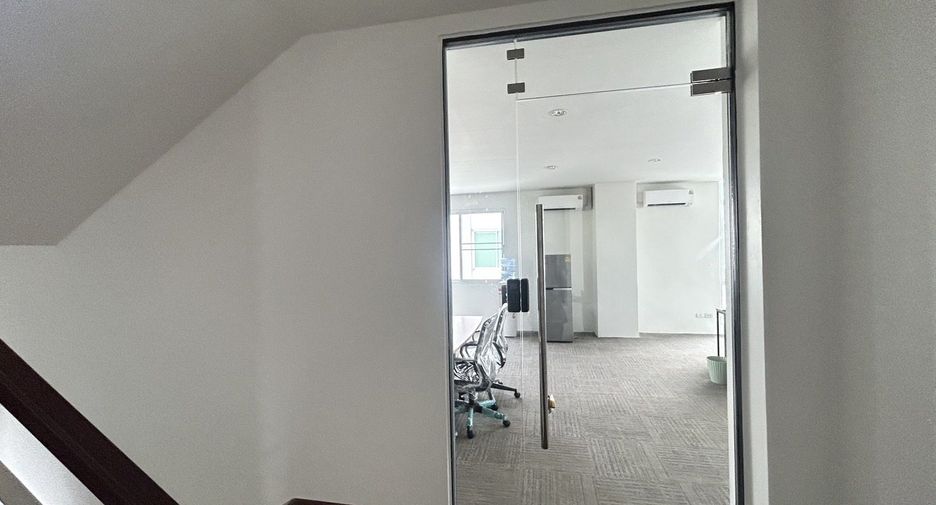 For rent 2 bedrooms townhouse in Bueng Kum, Bangkok