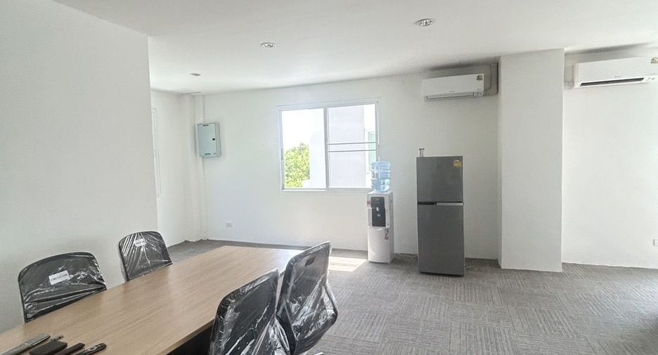For rent 2 bedrooms townhouse in Bueng Kum, Bangkok