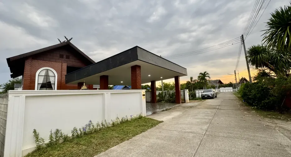 À vendre 5 chambres villa à Hang Dong, Chiang Mai